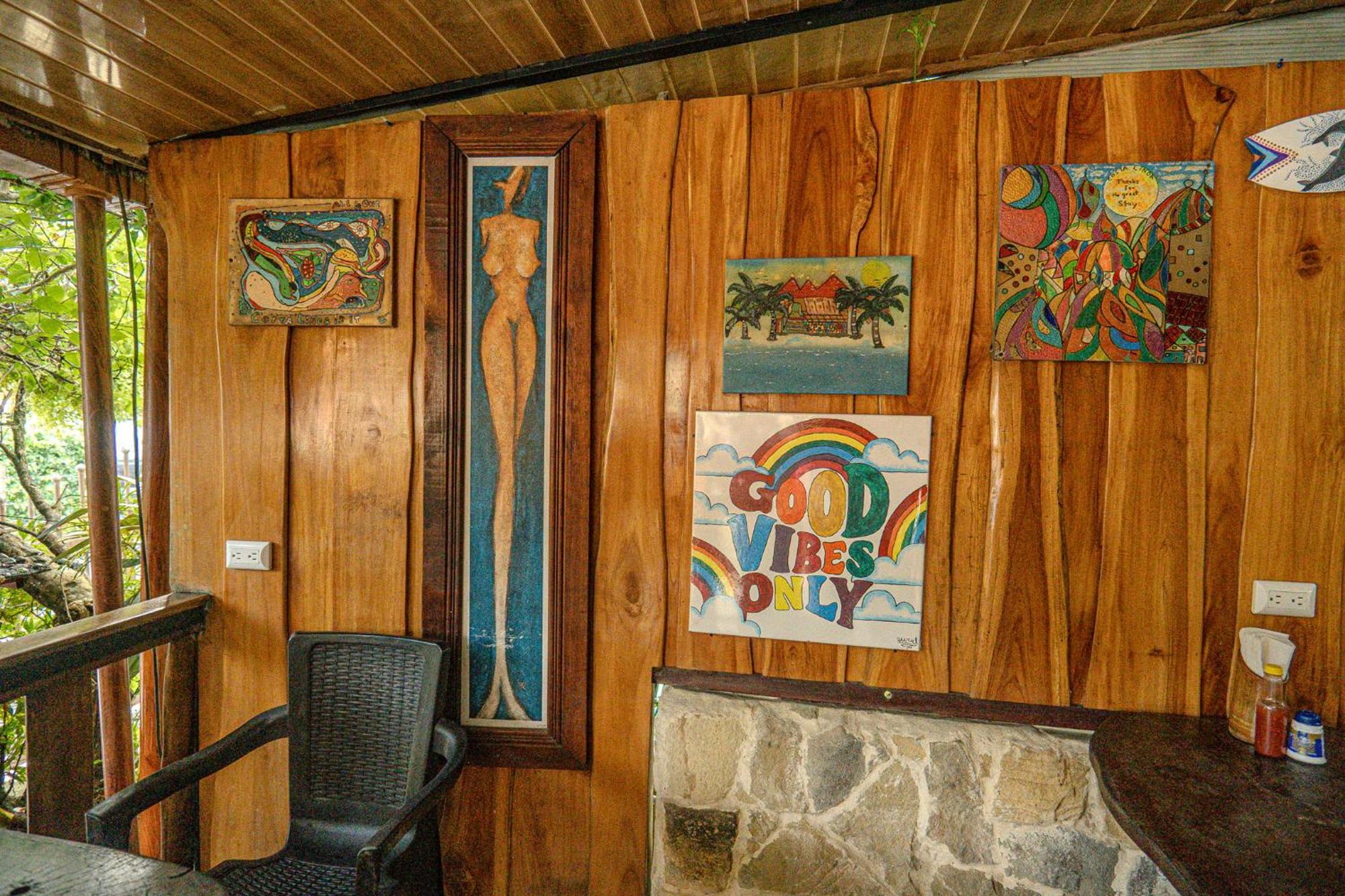 Costa Linda Art Hostel Manuel Antonio Buitenkant foto