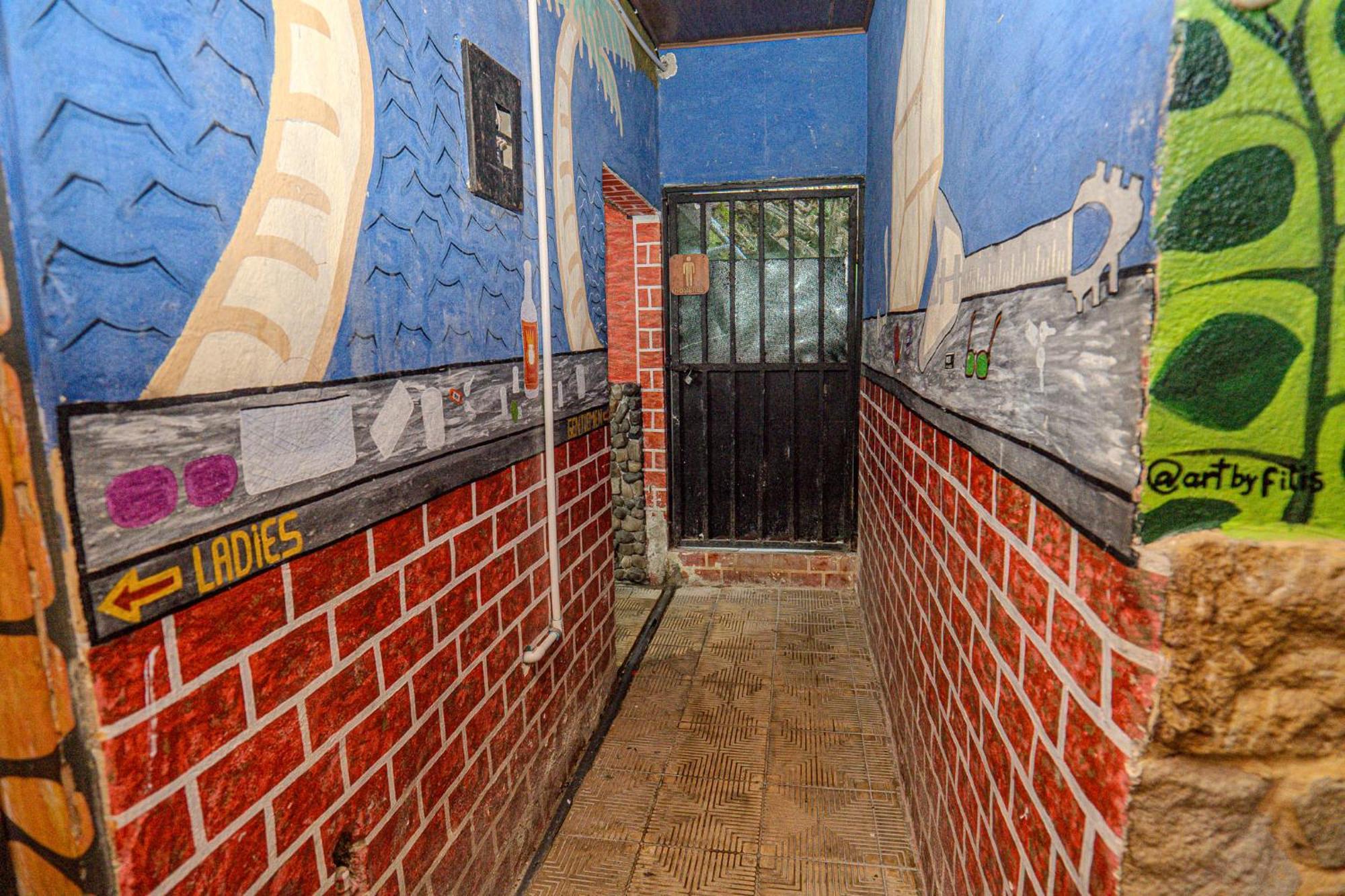 Costa Linda Art Hostel Manuel Antonio Buitenkant foto