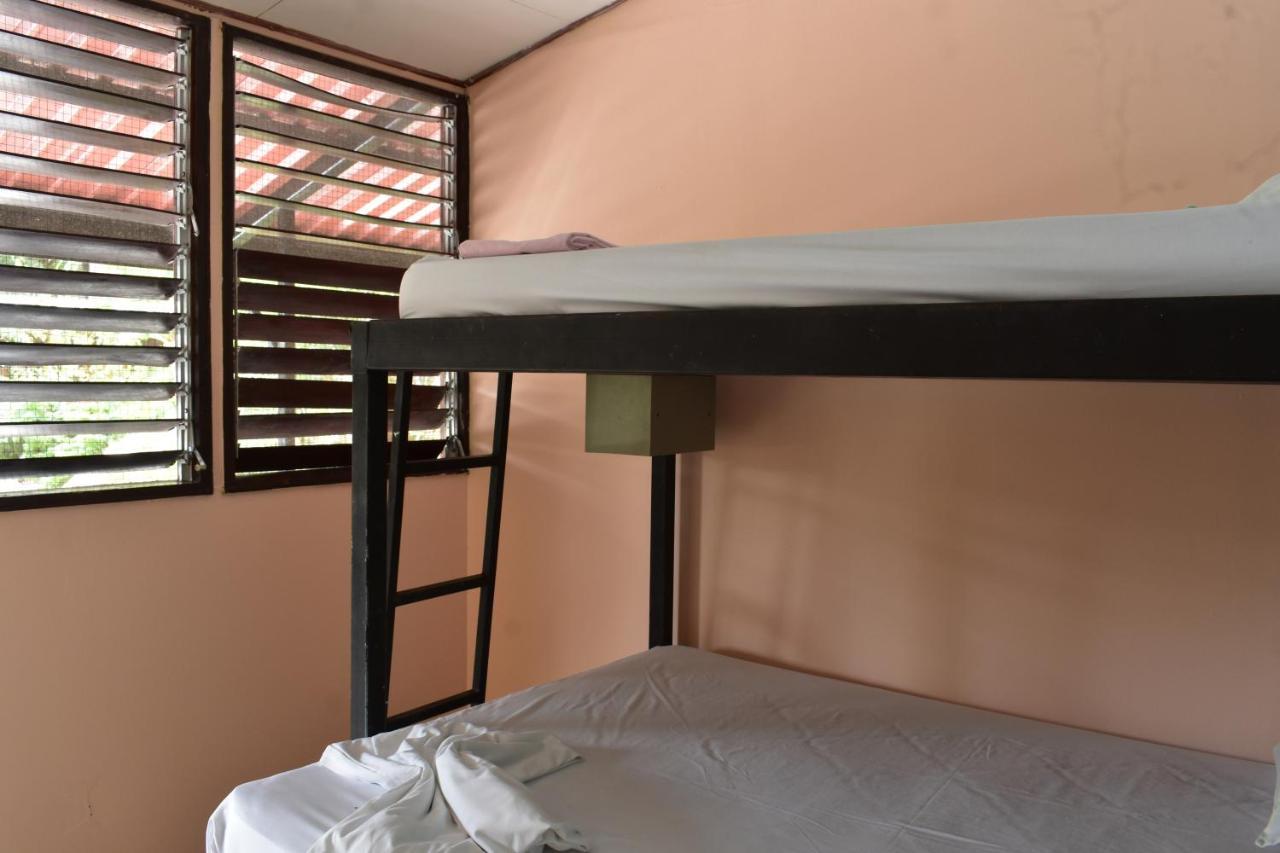 Costa Linda Art Hostel Manuel Antonio Buitenkant foto